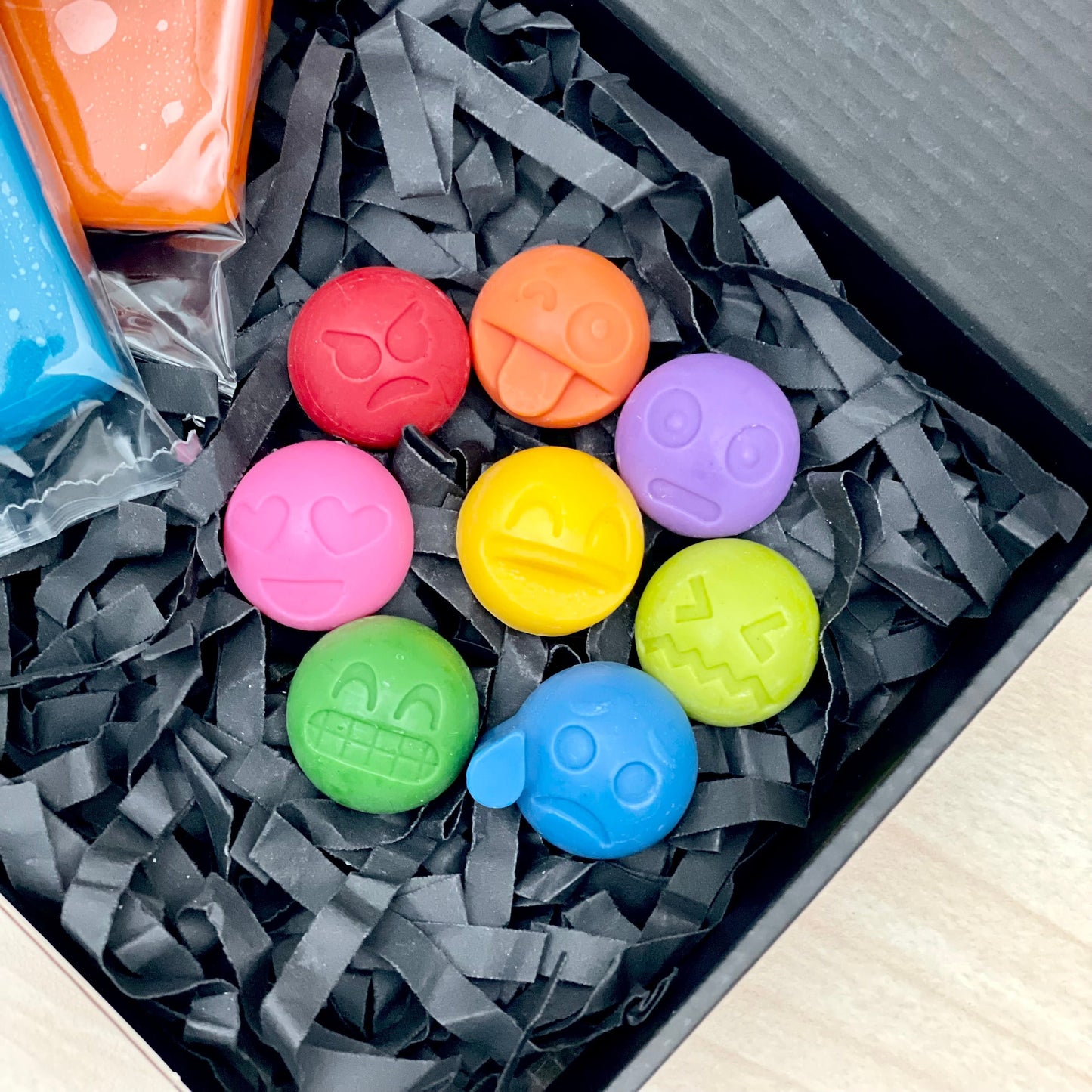 Bio DoUgh Figurines - Emotion Emojis - Orange & Blue