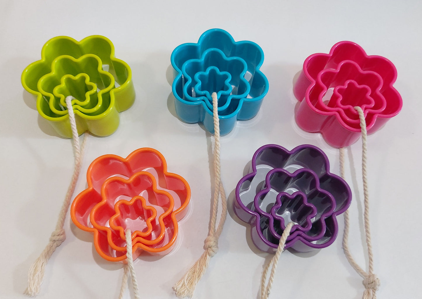 Bio Dough - Fun Trio Flower Shape Cutter