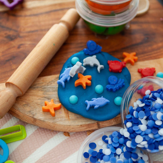 Blue Bio DoUgh playdough with ocean-themed figurines and play accessories