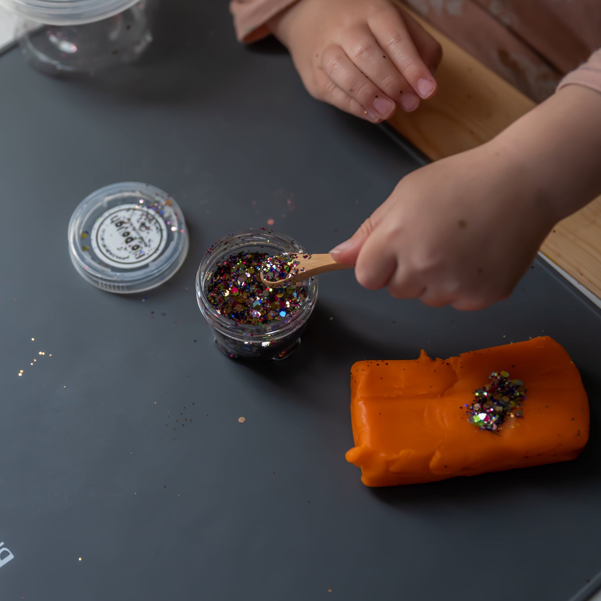 Golden biodegradable glitter with bamboo spoon, rolling pin and Bio DoUgh mat