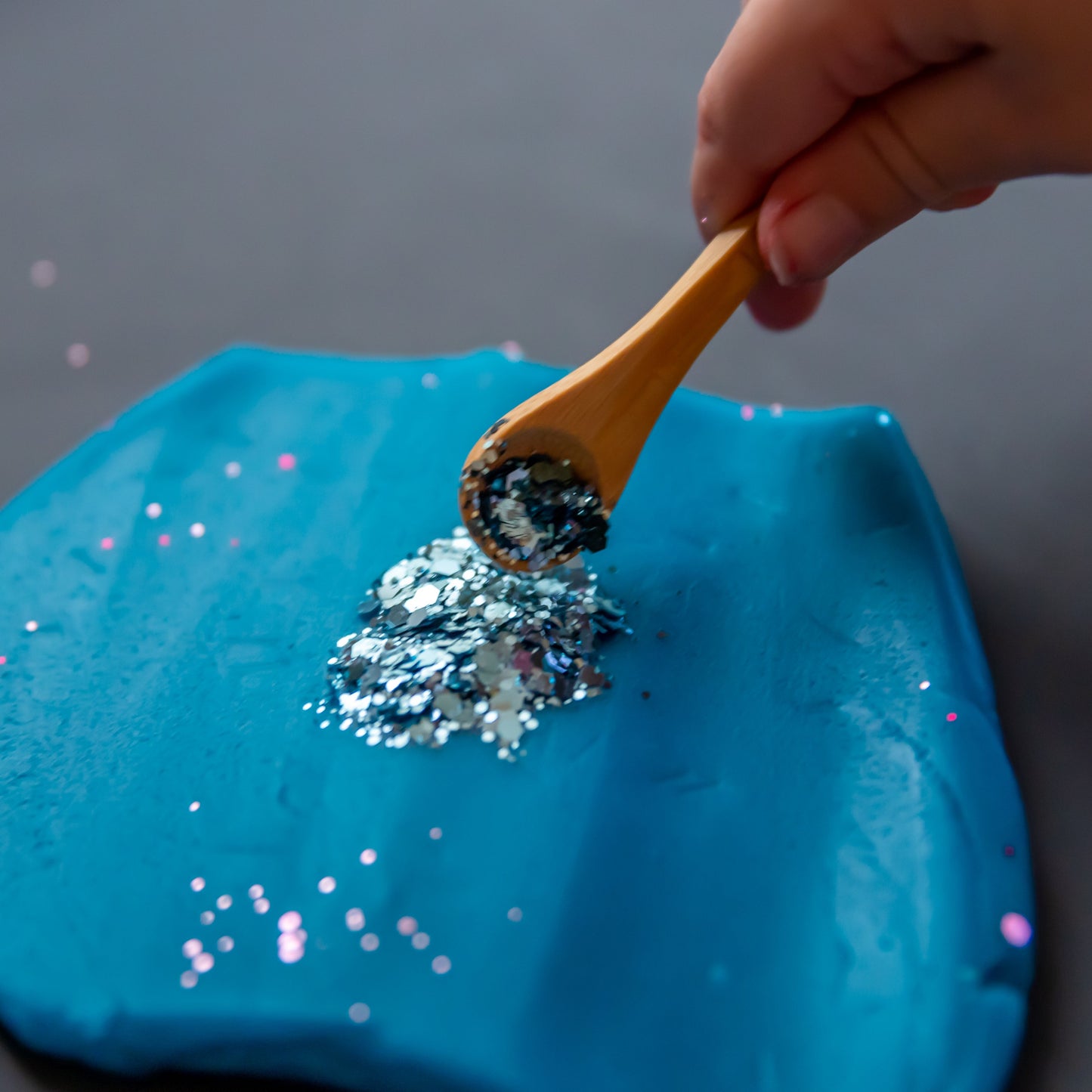 Sky Mix biodegradable glitter with bamboo spoon