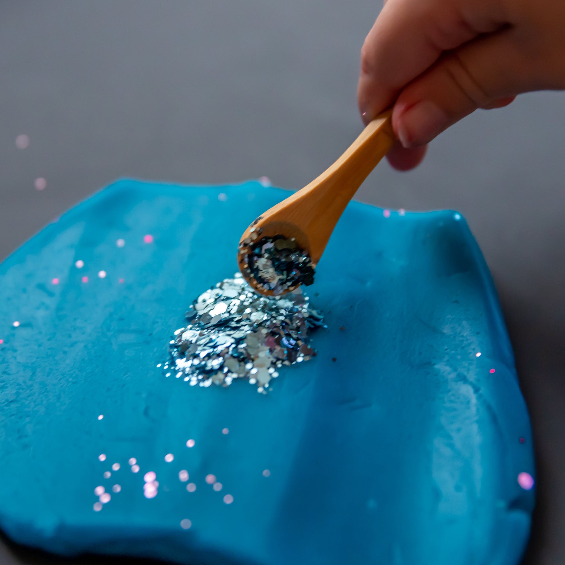 Sky Mix biodegradable glitter with bamboo spoon