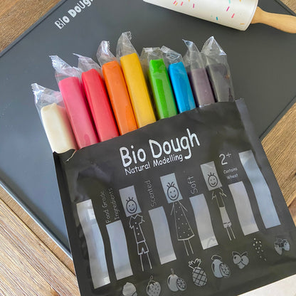 Bright and scented Bio DoUgh colours in Rainbow in a Bag set